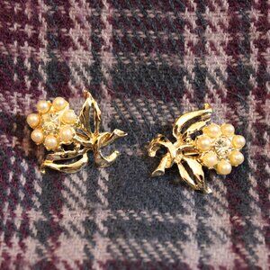 Vintage Faux Pearl and Rhinestone Gold Tone Scatter Pins Set of Two